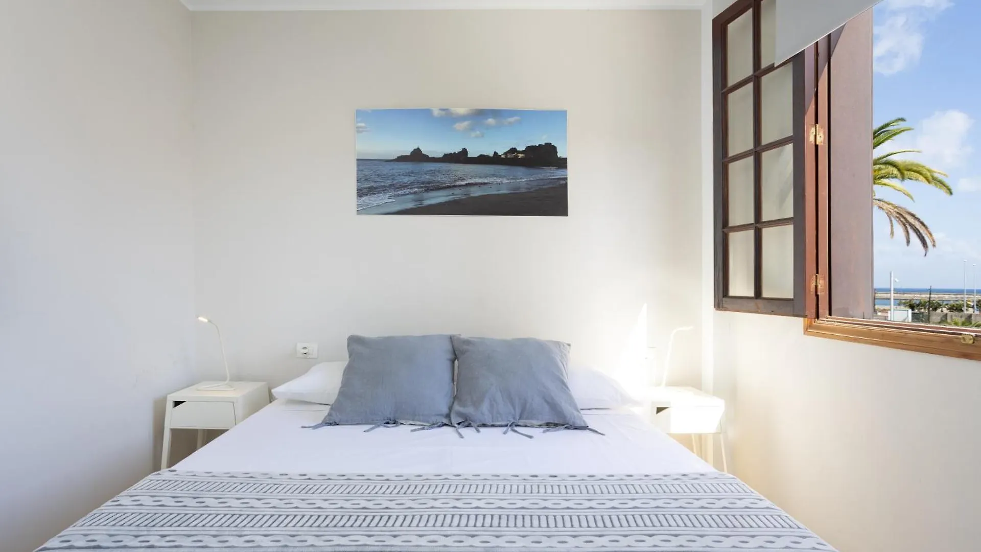Old City Two-Bedroom Apartment With Sea View Santa Cruz de Tenerife Spain